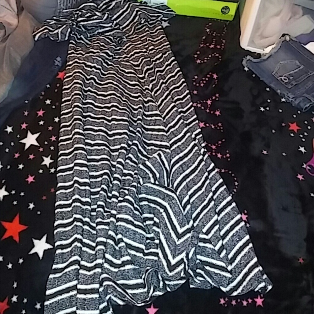 Dress - Picture 2 of 4